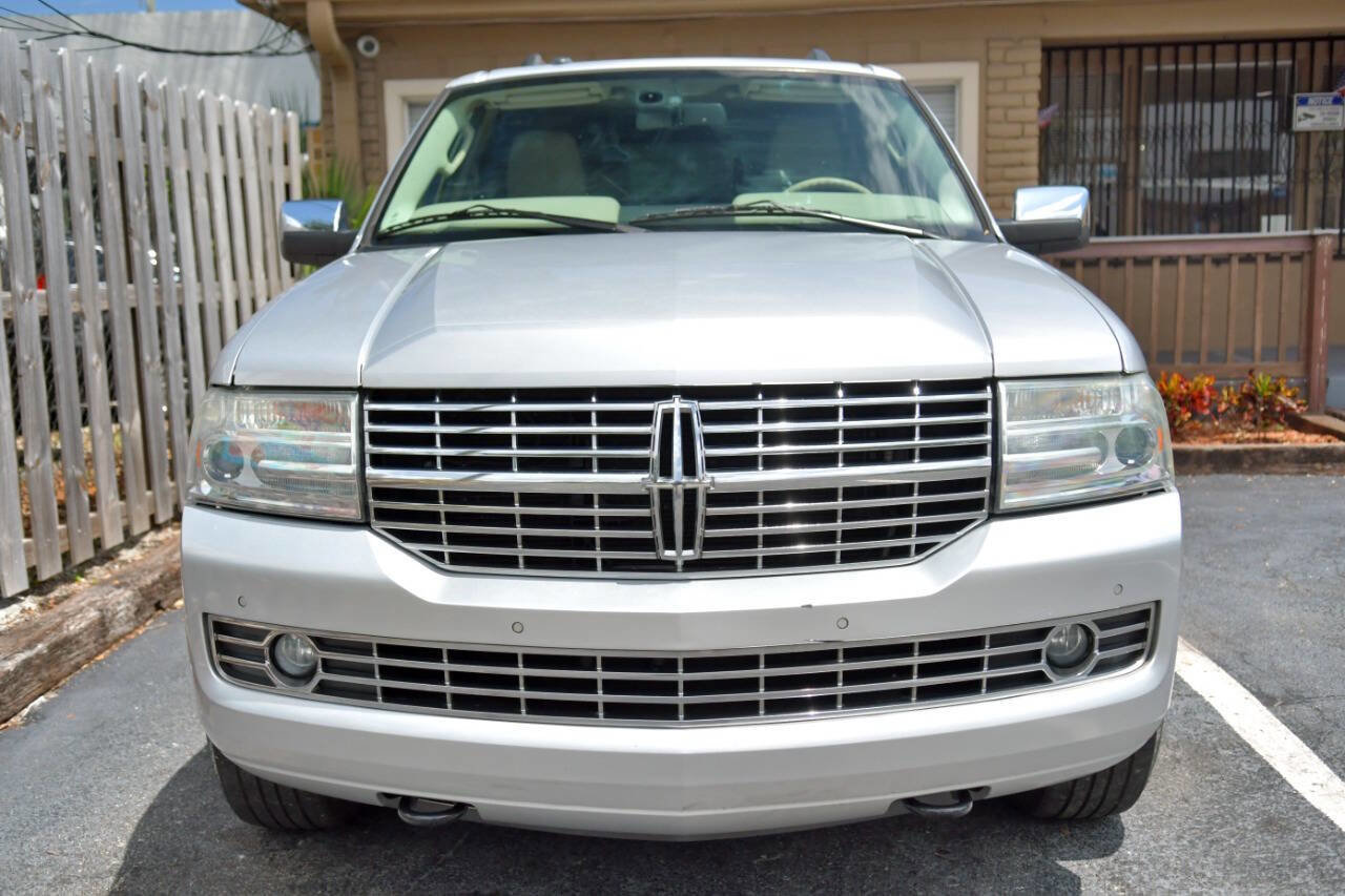 Used 2014 Lincoln Navigator Base 4x2 4dr SUV image 4