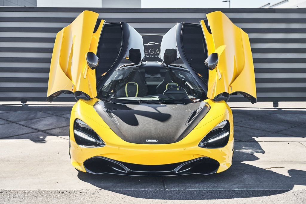 Used 2019 McLaren 720S RWD image 22