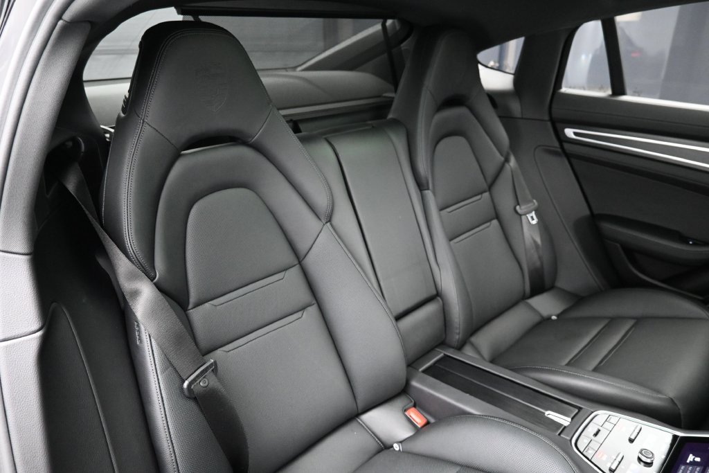 Certified 2023 Porsche Panamera 4 Platinum Edition AWD/4WD image 30