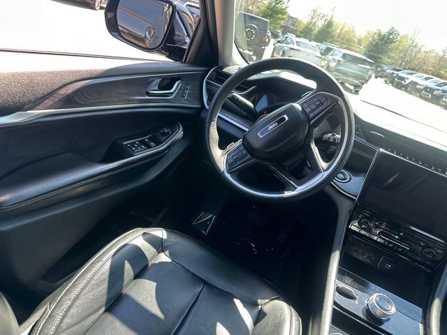 Used 2023 Jeep Grand Cherokee L Limited AWD/4WD image 23