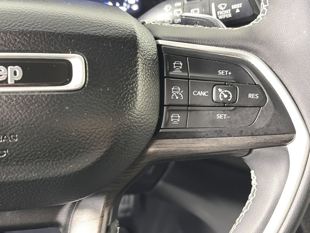 Used 2023 Jeep Grand Cherokee L Limited image 18