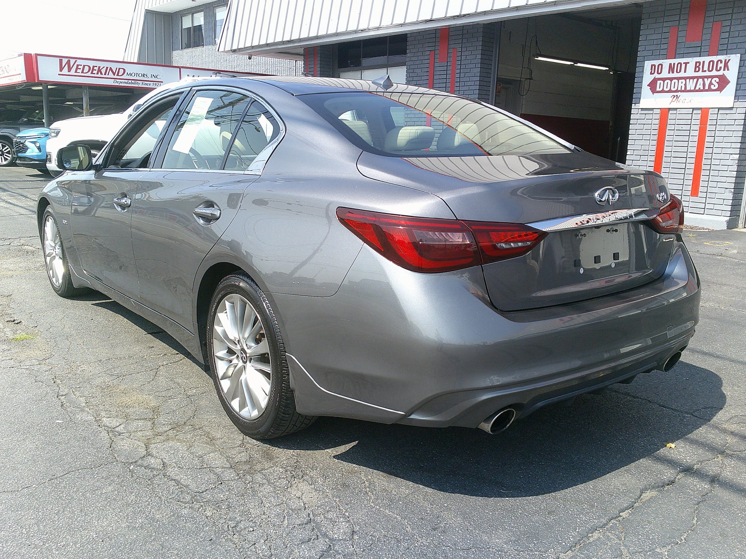 Used 2020 INFINITI Q50 Luxe RWD image 3