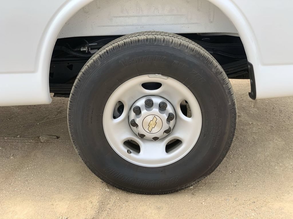New 2025 Chevrolet Express 2500 w/ Driver Convenience Package RWD image 31