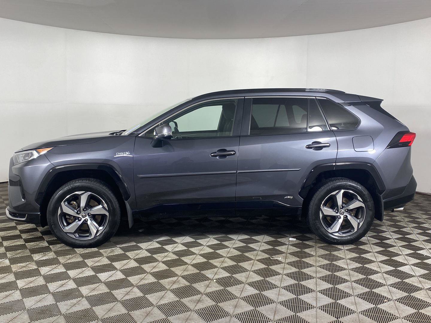 Used 2021 Toyota RAV4 SE w/ Weather & Moonroof Package AWD/4WD image 3