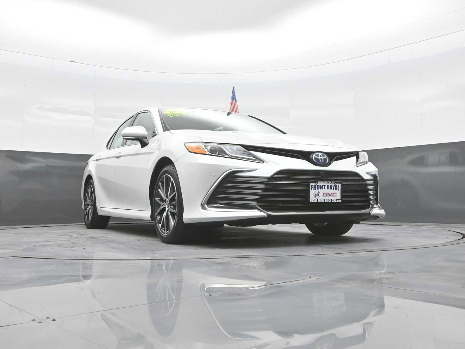 Used 2024 Toyota Camry XLE w/ Navigation Package FWD image 35