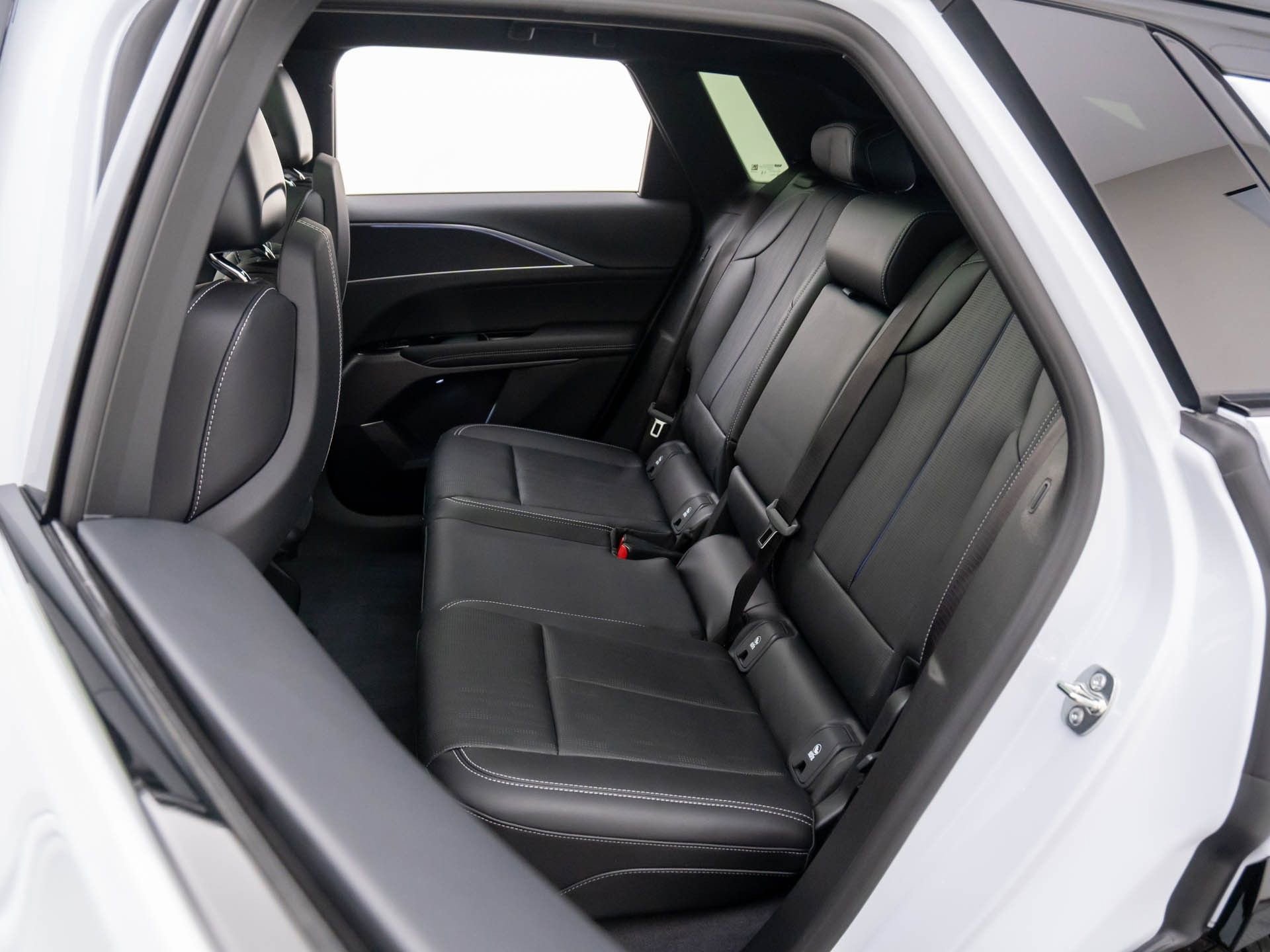 New 2026 Cadillac Lyriq Sport image 18