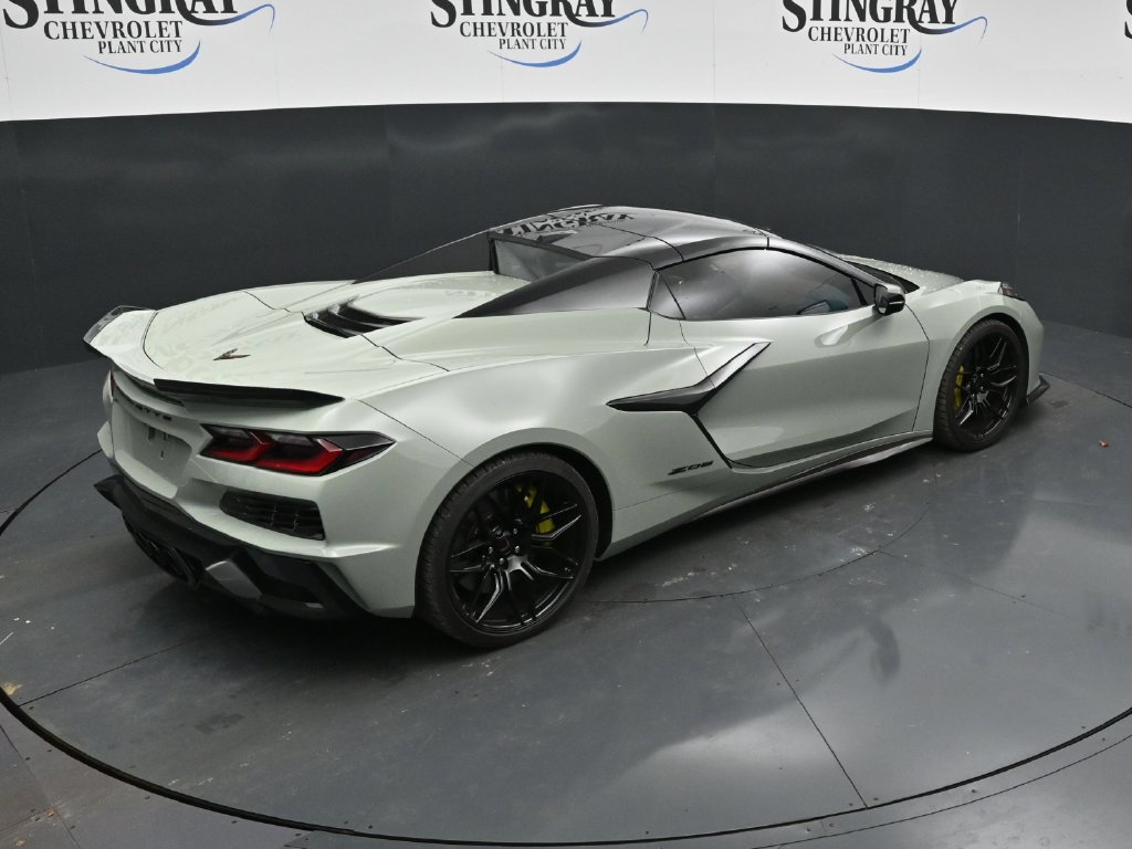 Used 2024 Chevrolet Corvette Z06 w/ Stealth Interior Trim Package RWD image 24