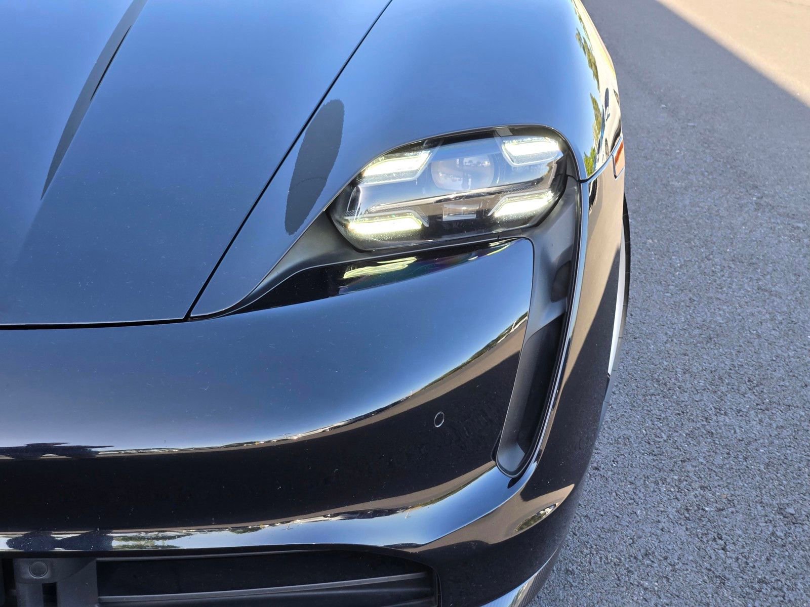 Certified 2020 Porsche Taycan Turbo S AWD/4WD image 12