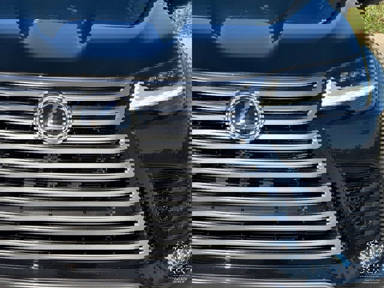 Used 2025 Lexus LX 600 4WD w/ Luxury Package image 7