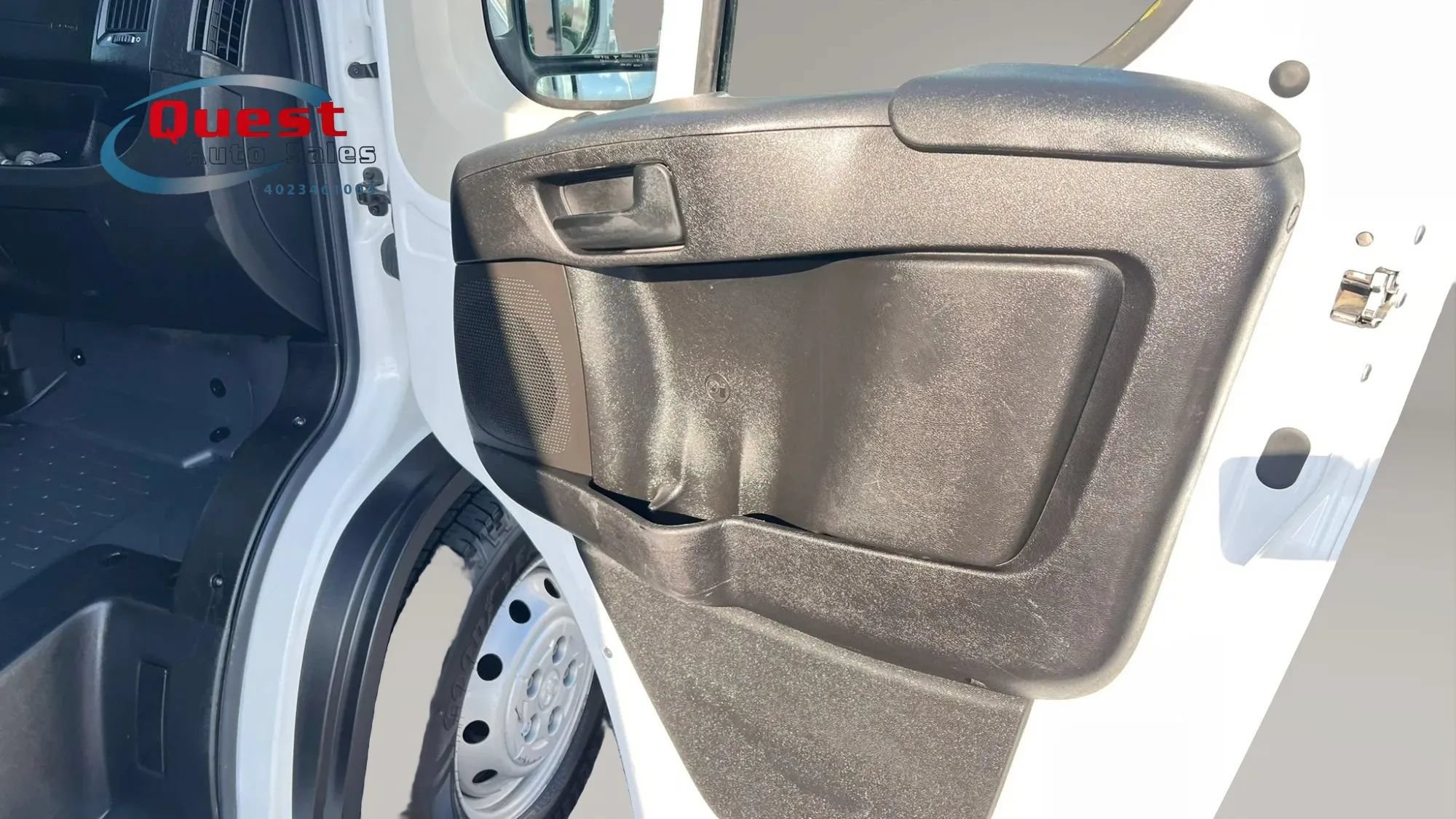 Used 2021 RAM ProMaster 2500 w/ Convenience Group FWD image 11