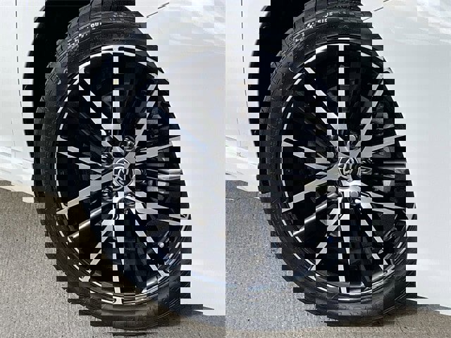 Used 2022 Toyota Camry SE image 9