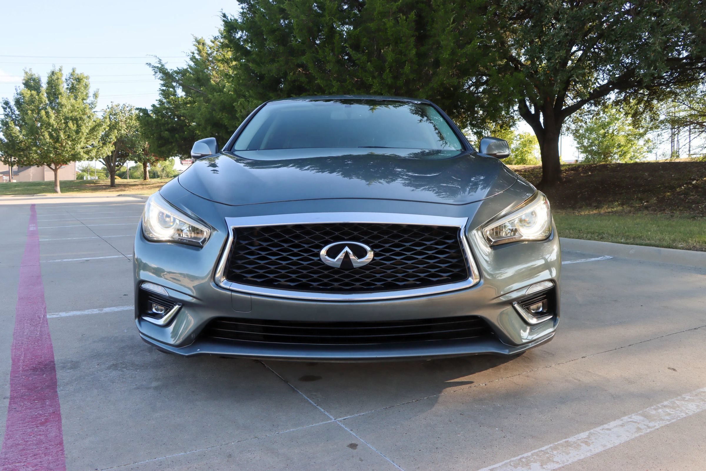 Used 2018 INFINITI Q50 Luxe RWD image 2