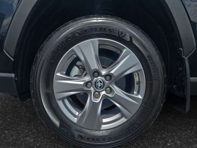 Certified 2022 Toyota RAV4 XLE w/ Convenience Package image 4