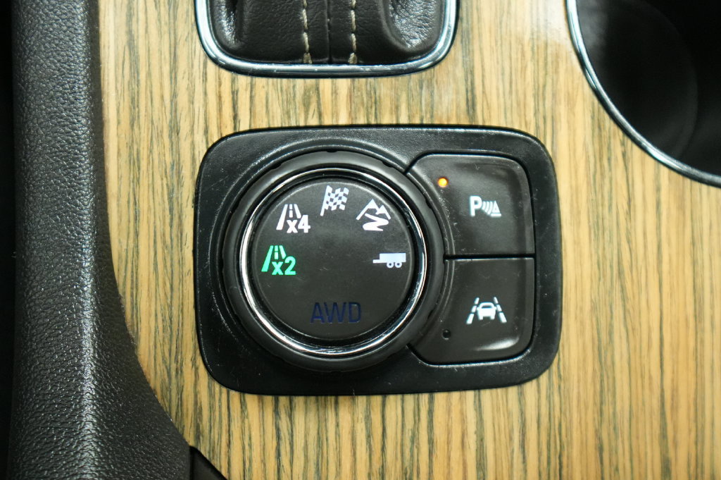 Used 2019 GMC Acadia Denali w/ Technology Package AWD/4WD image 38
