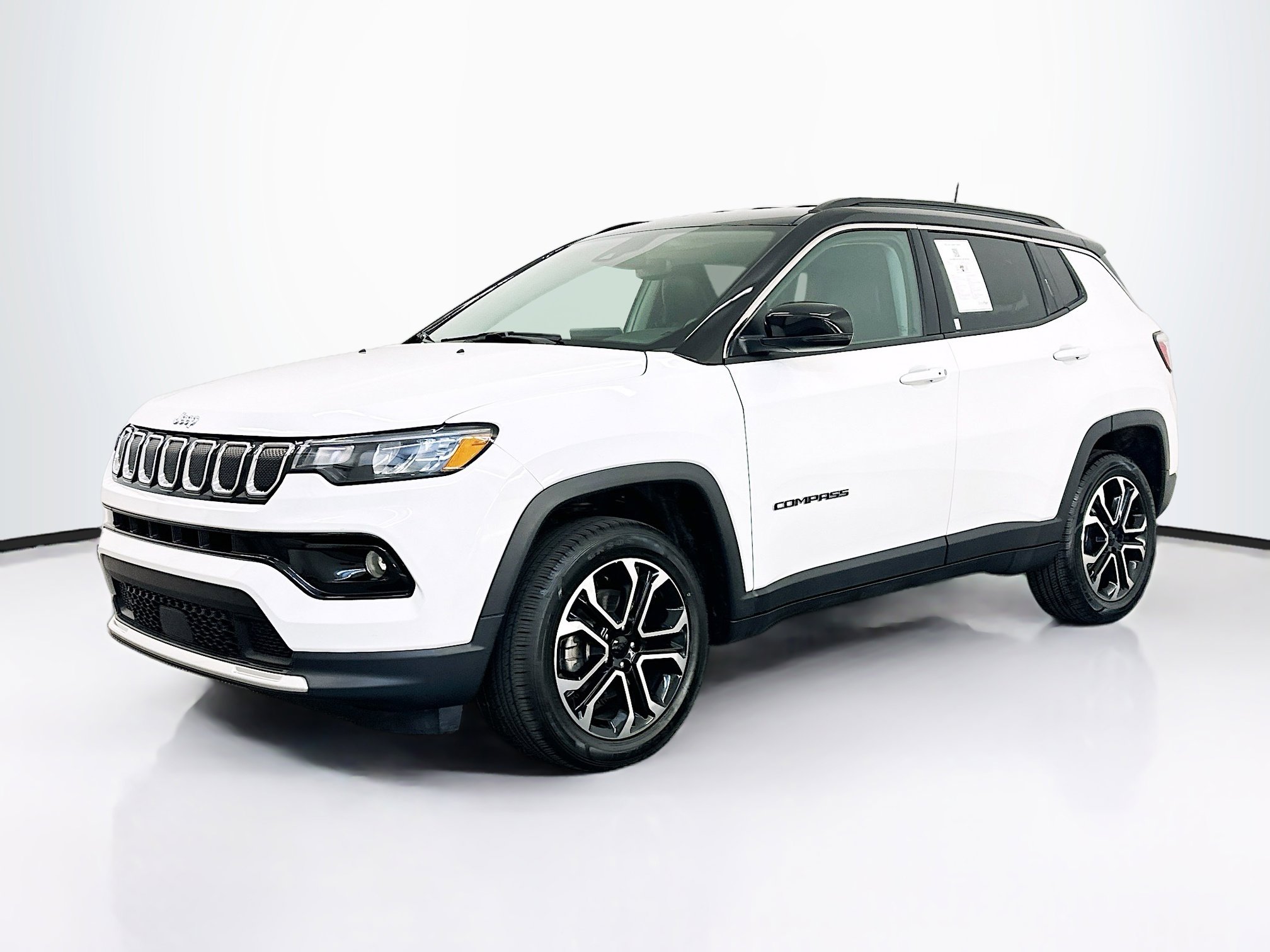 Used 2022 Jeep Compass Limited AWD/4WD image 3