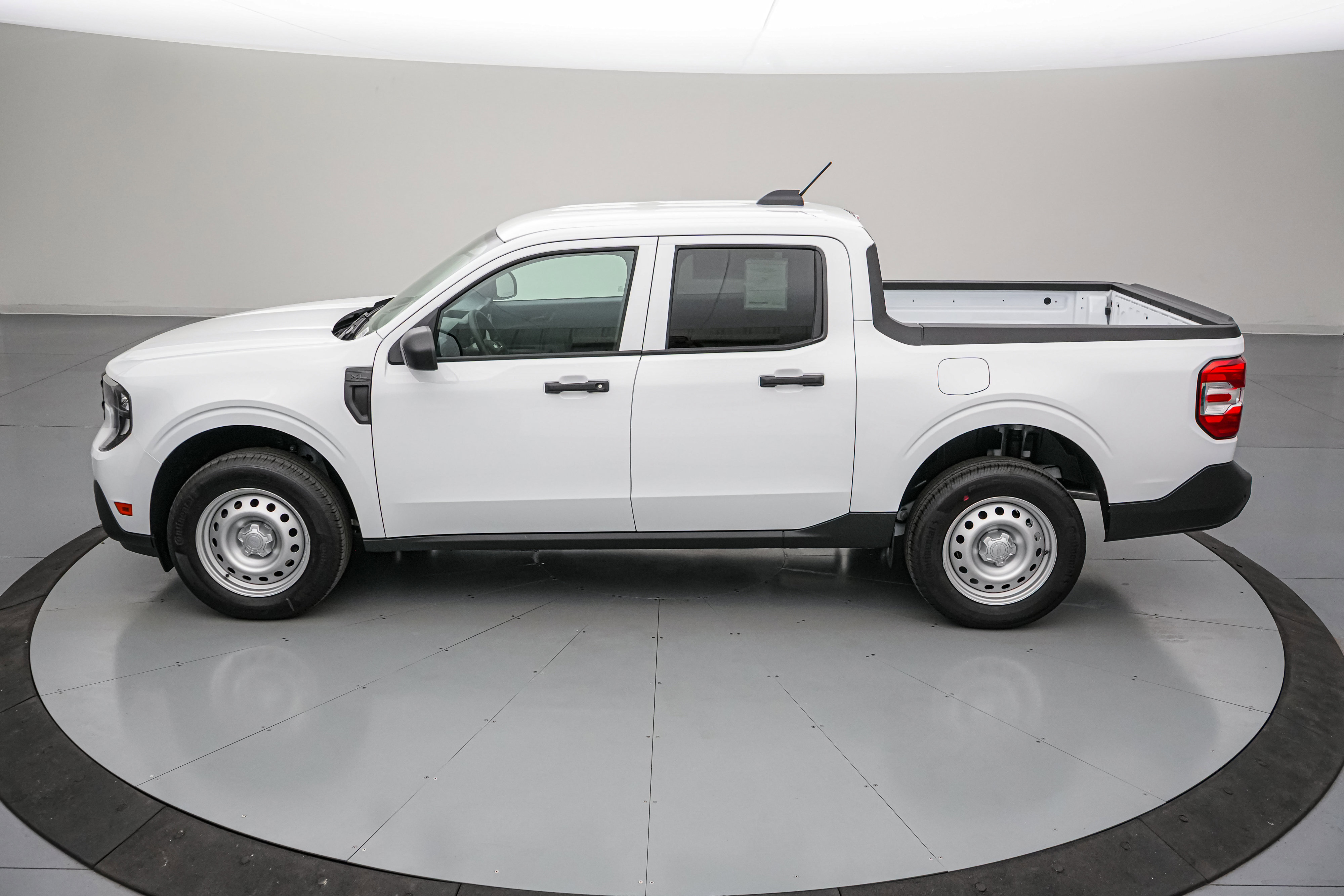New 2026 Ford Maverick XL FWD image 8
