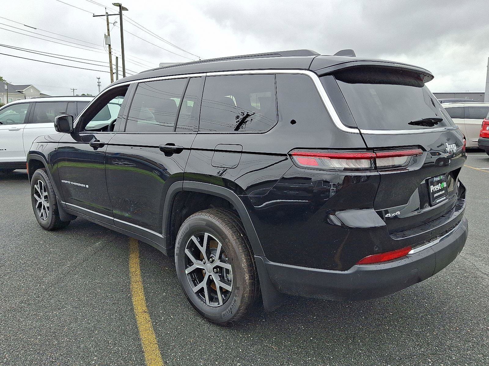 New 2025 Jeep Grand Cherokee L Limited w/ MOPAR Finishing Package image 4