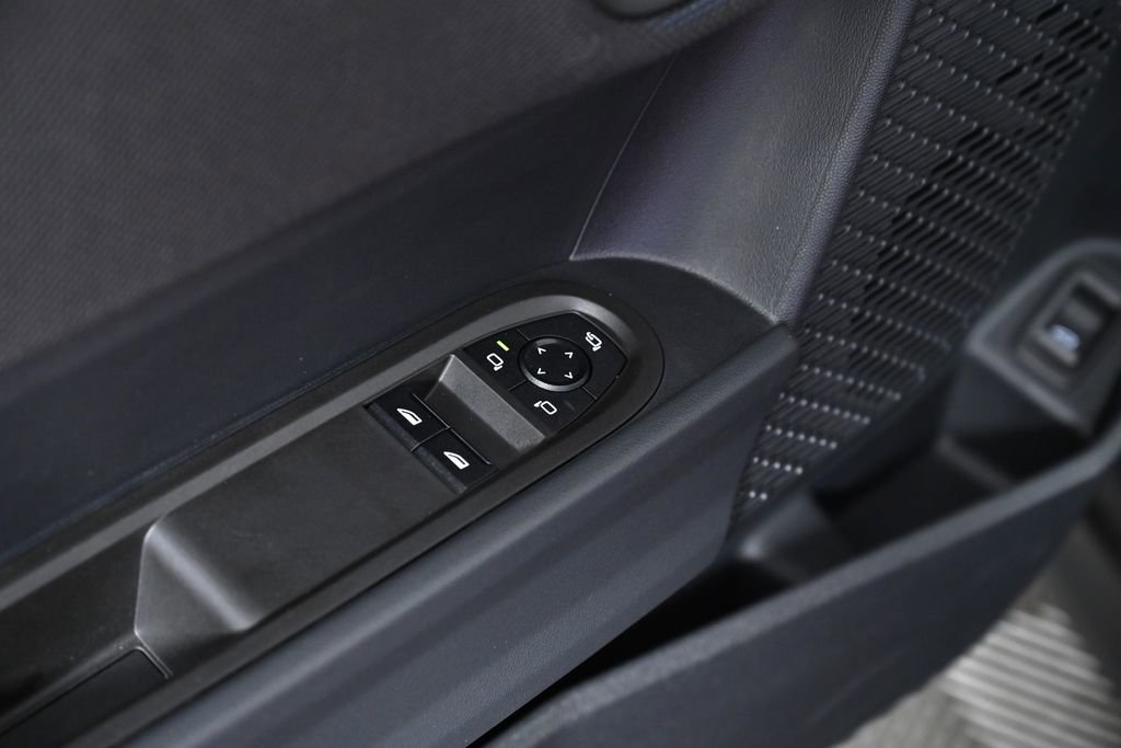 Certified 2025 MINI Cooper 2-Door Hardtop image 19