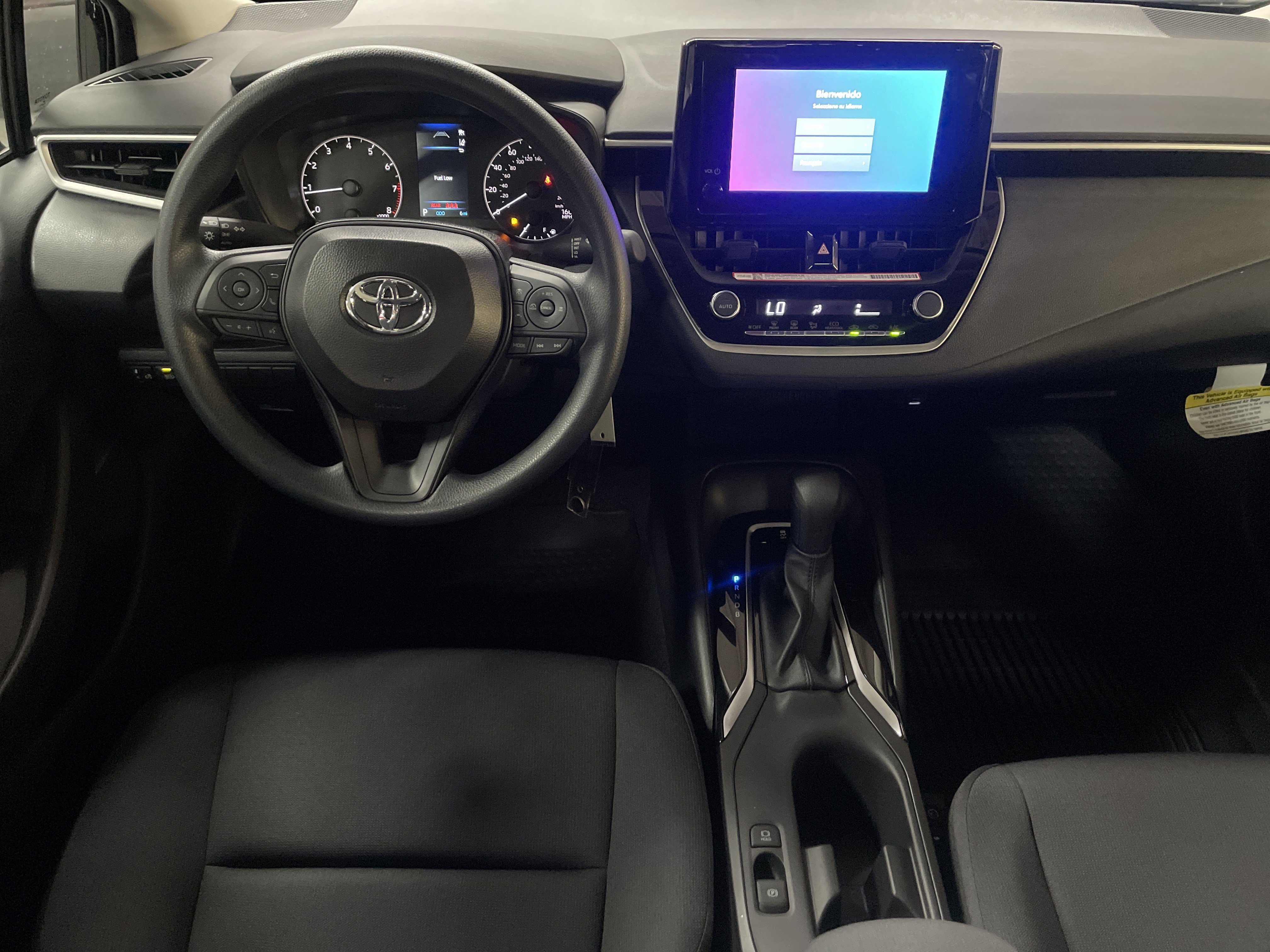 Used 2025 Toyota Corolla LE image 30