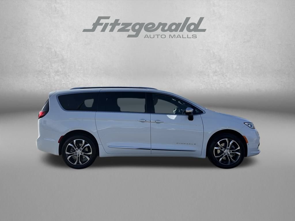 New 2026 Chrysler Pacifica Pinnacle AWD/4WD image 4