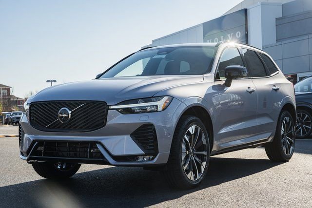 New 2026 Volvo XC60 B5 Plus w/ Climate Package image 3