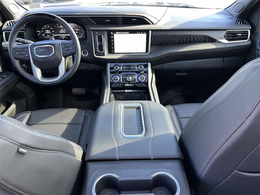 Used 2024 GMC Yukon Denali w/ Denali Reserve Package image 2