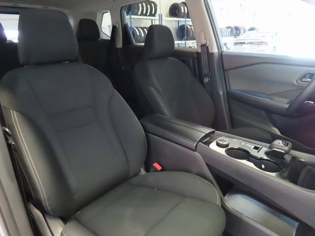 Used 2023 Nissan Rogue S image 6