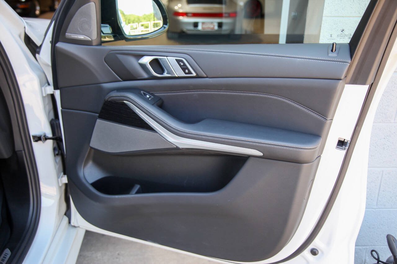 Used 2024 BMW X5 sDrive40i w/ M Sport Package RWD image 51