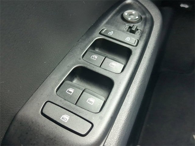 Used 2022 Hyundai Venue SEL image 22