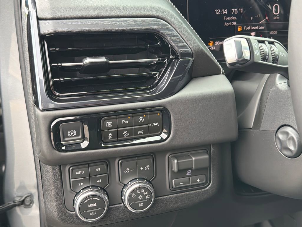 New 2026 GMC Yukon AT4 Ultimate AWD/4WD image 16