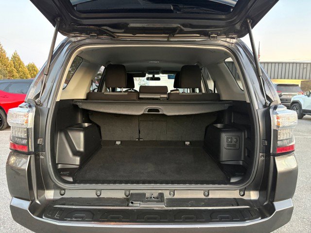 Used 2016 Toyota 4Runner SR5 image 14