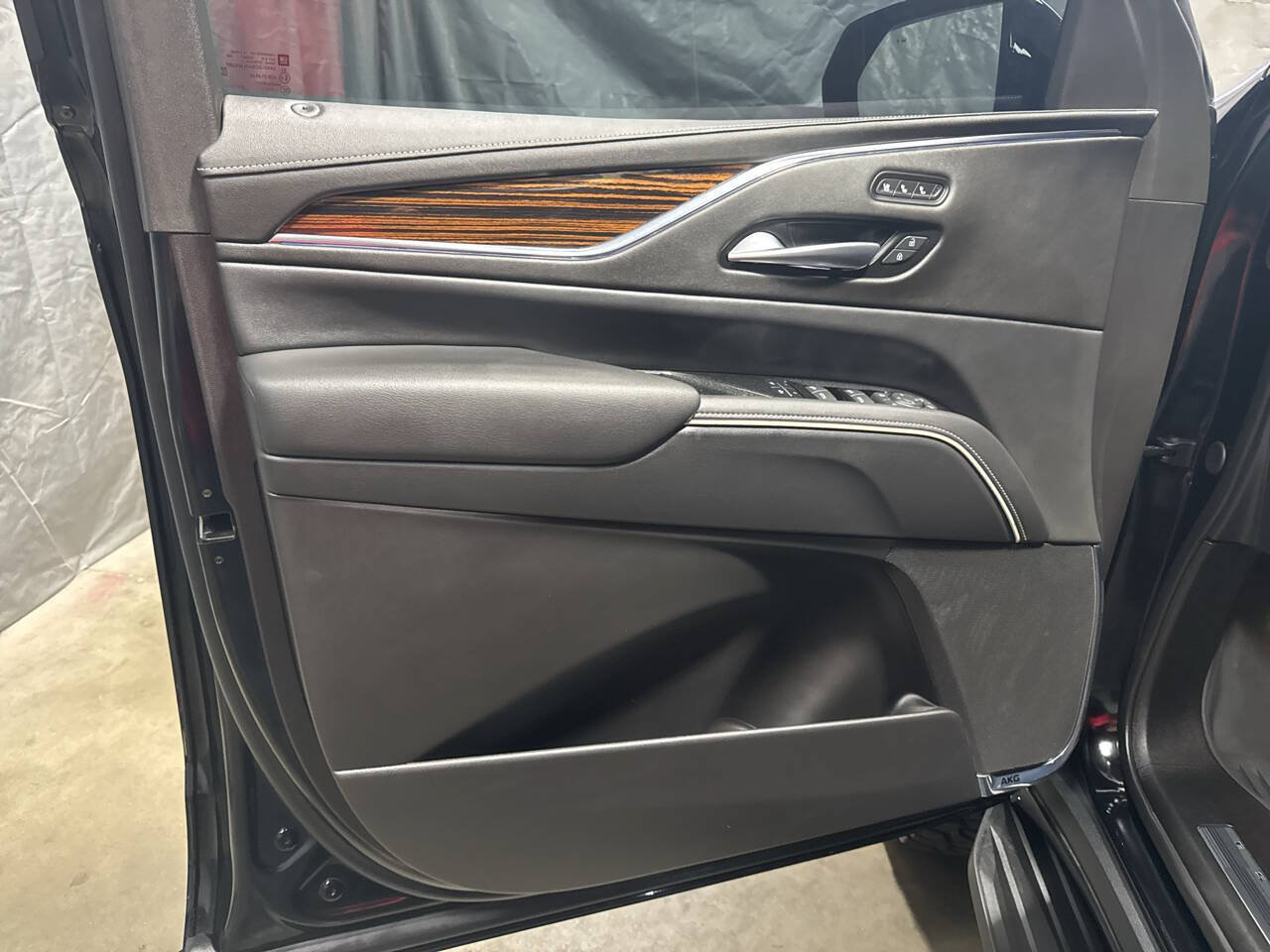Used 2023 Cadillac Escalade ESV Premium Luxury w/ LPO, Floor Liner Package AWD/4WD image 21