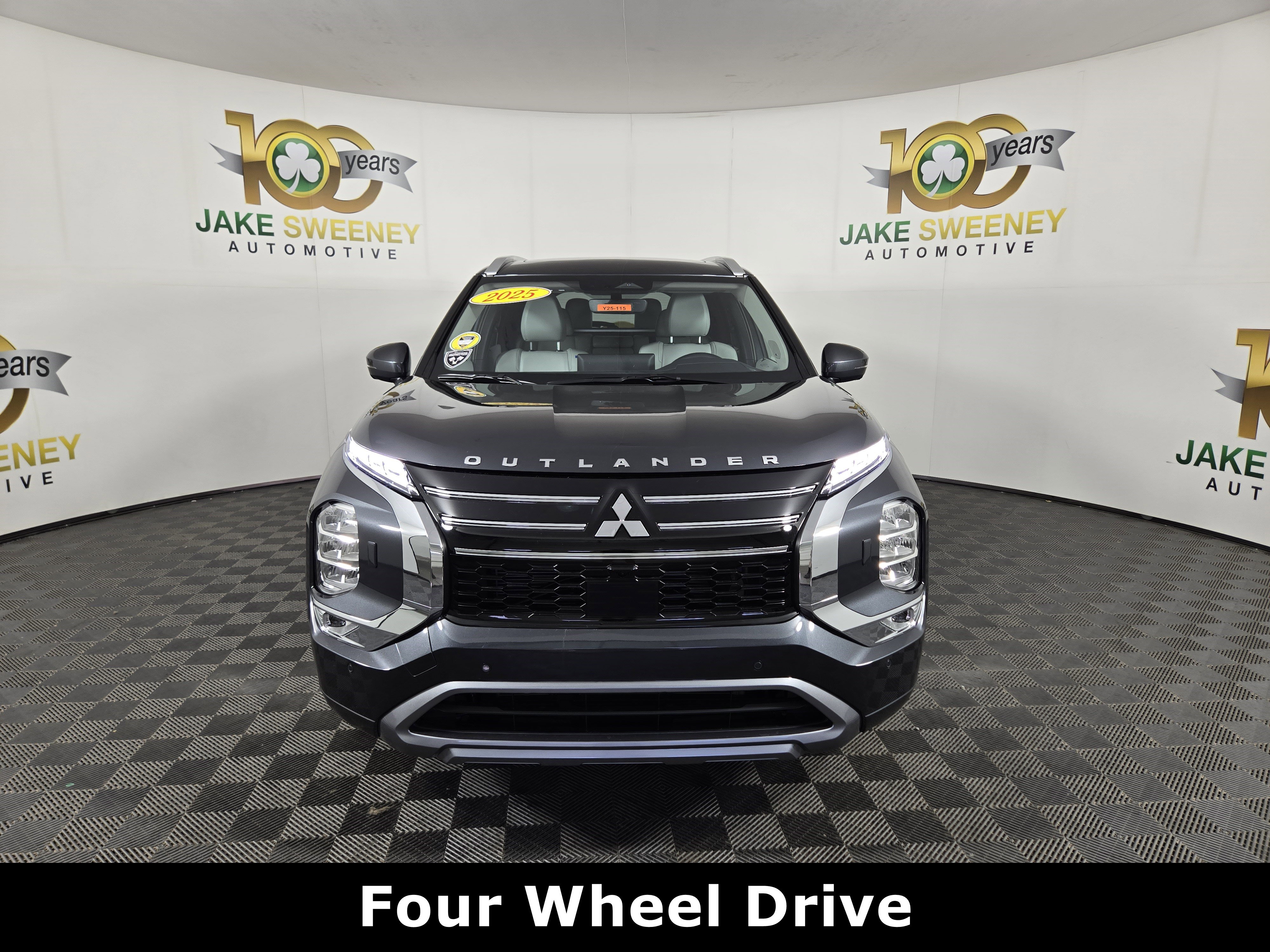 New 2025 Mitsubishi Outlander SEL image 2