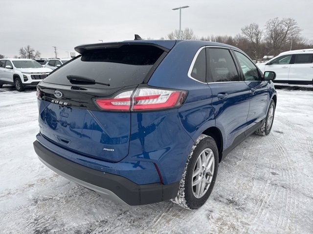Used 2024 Ford Edge SEL image 3