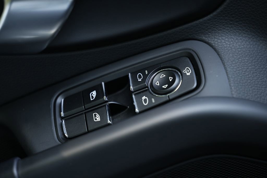 Used 2025 Porsche 718 Boxster S RWD image 19
