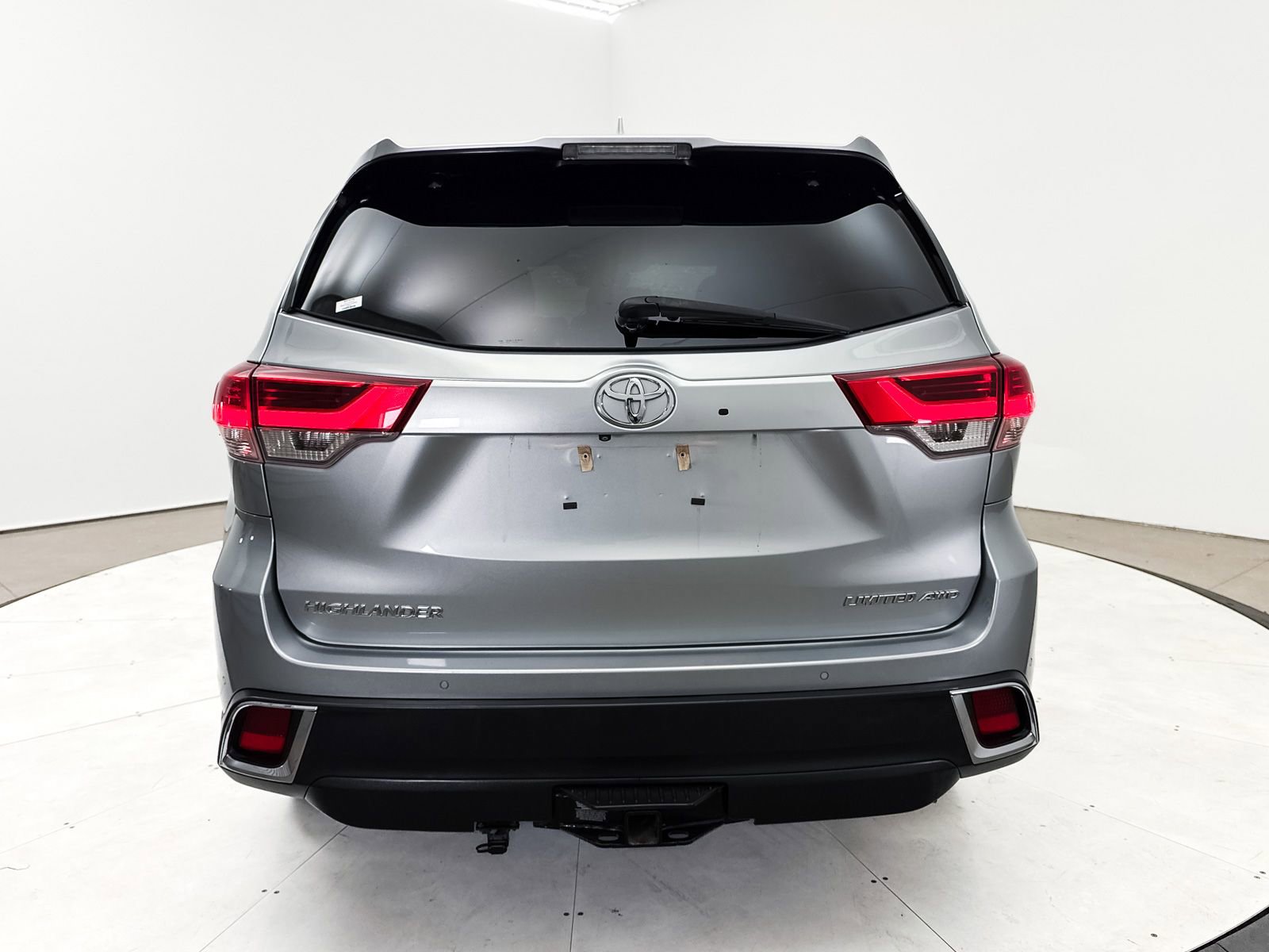 Used 2018 Toyota Highlander Limited AWD/4WD image 16