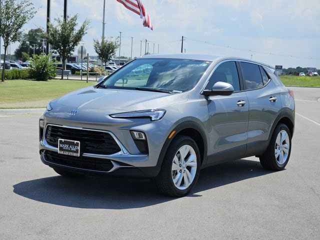 Used 2025 Buick Encore GX Preferred AWD/4WD image 3