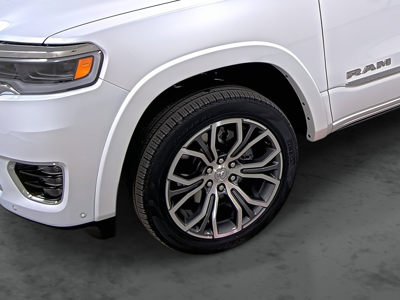 Used 2026 RAM 1500 Tungsten w/ Trailer Tow Group image 7