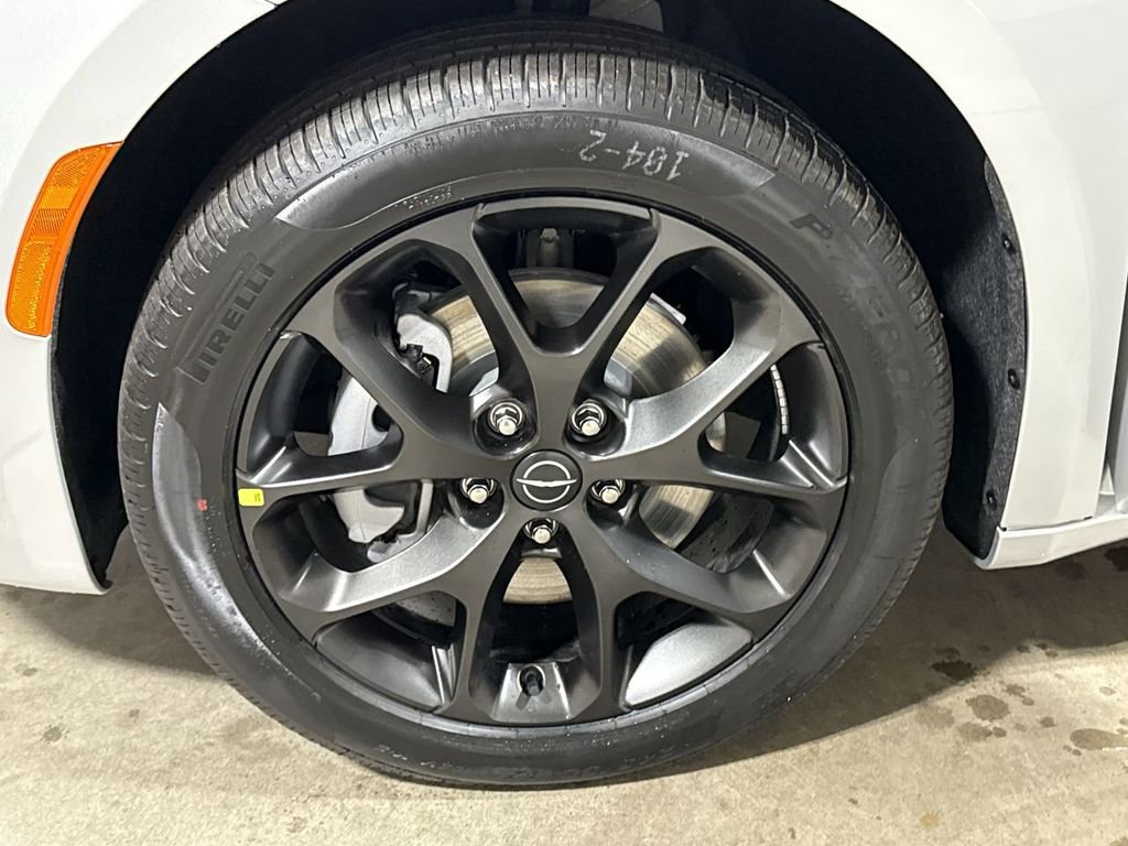 New 2026 Chrysler Pacifica Select w/ S Appearance Package image 25
