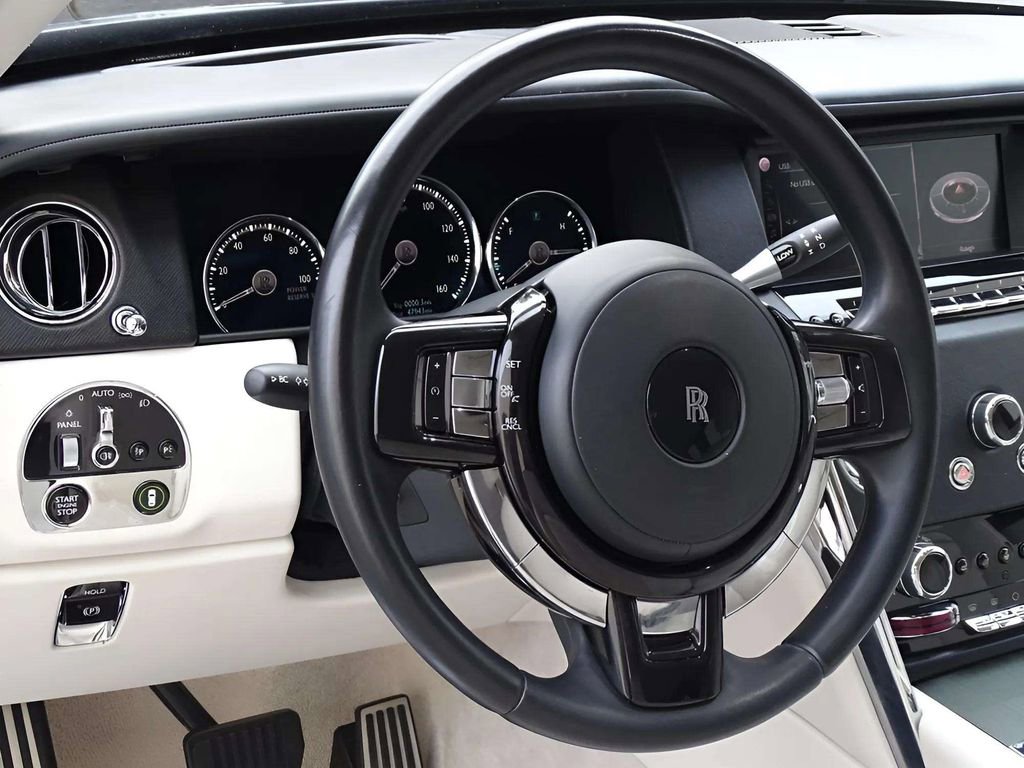 Used 2021 Rolls-Royce Cullinan AWD/4WD image 13