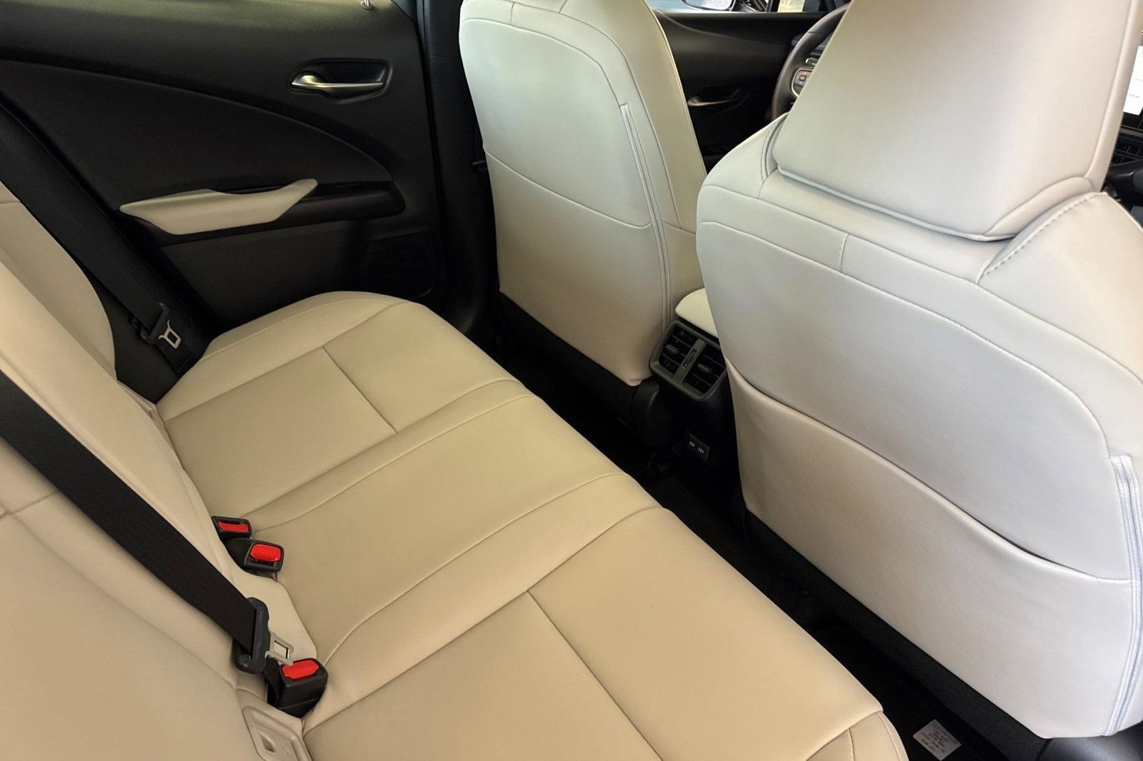 Used 2024 Lexus UX 250h FWD image 31