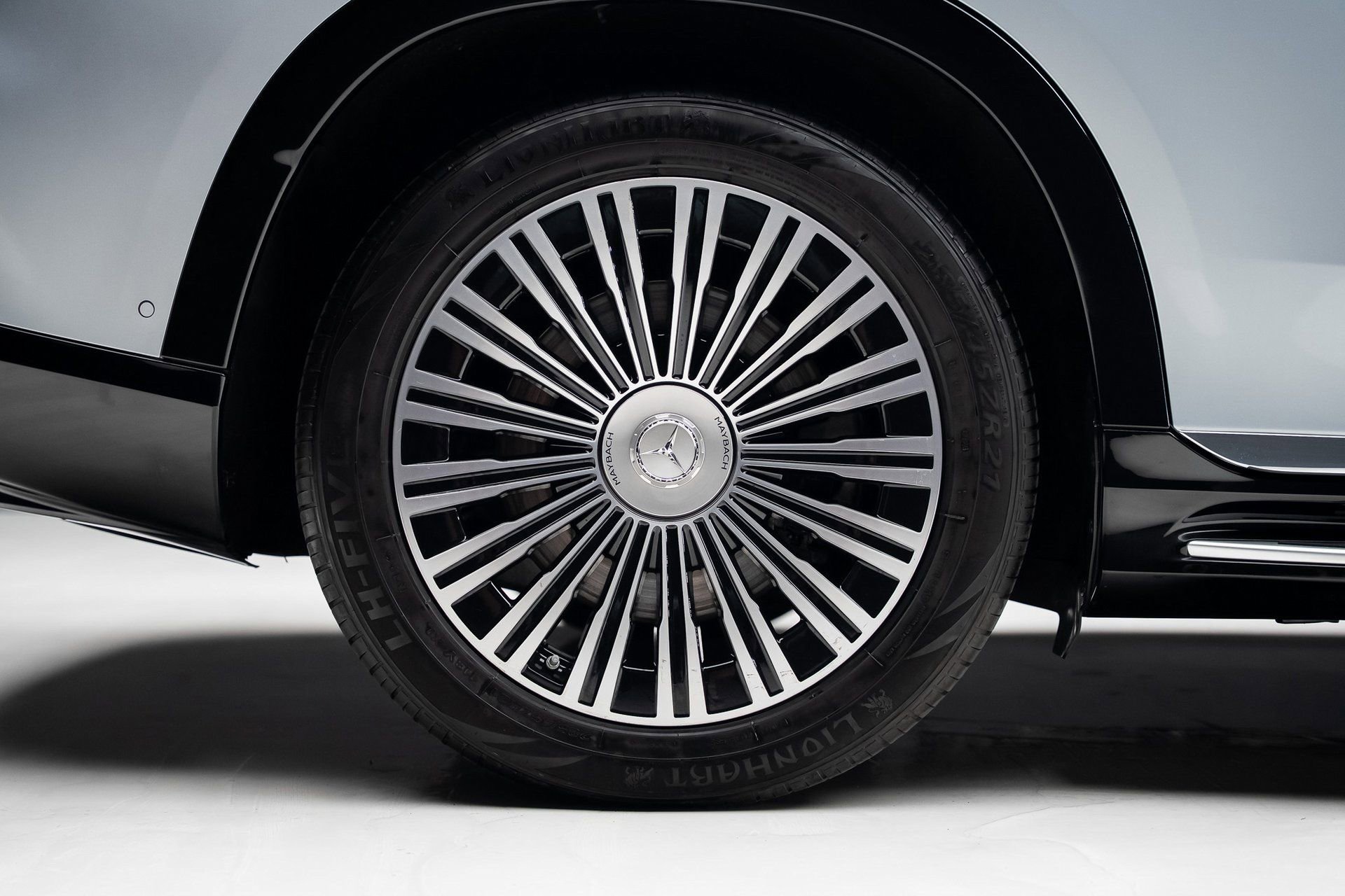 Used 2024 Mercedes-Benz Maybach EQS 680 4MATIC image 38