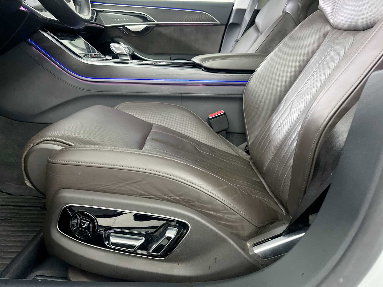 Used 2020 Audi A8 L 4.0T w/ Executive Package image 14