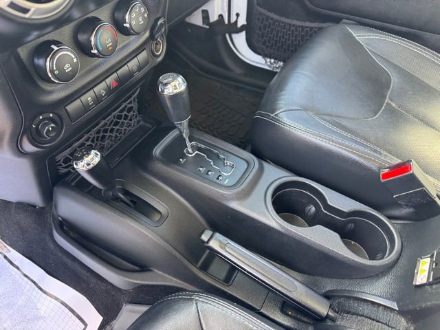 Used 2015 Jeep Wrangler Unlimited Sahara w/ Max Tow Package AWD/4WD image 16