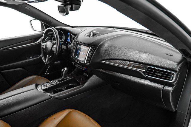 Used 2018 Maserati Levante AWD/4WD image 10