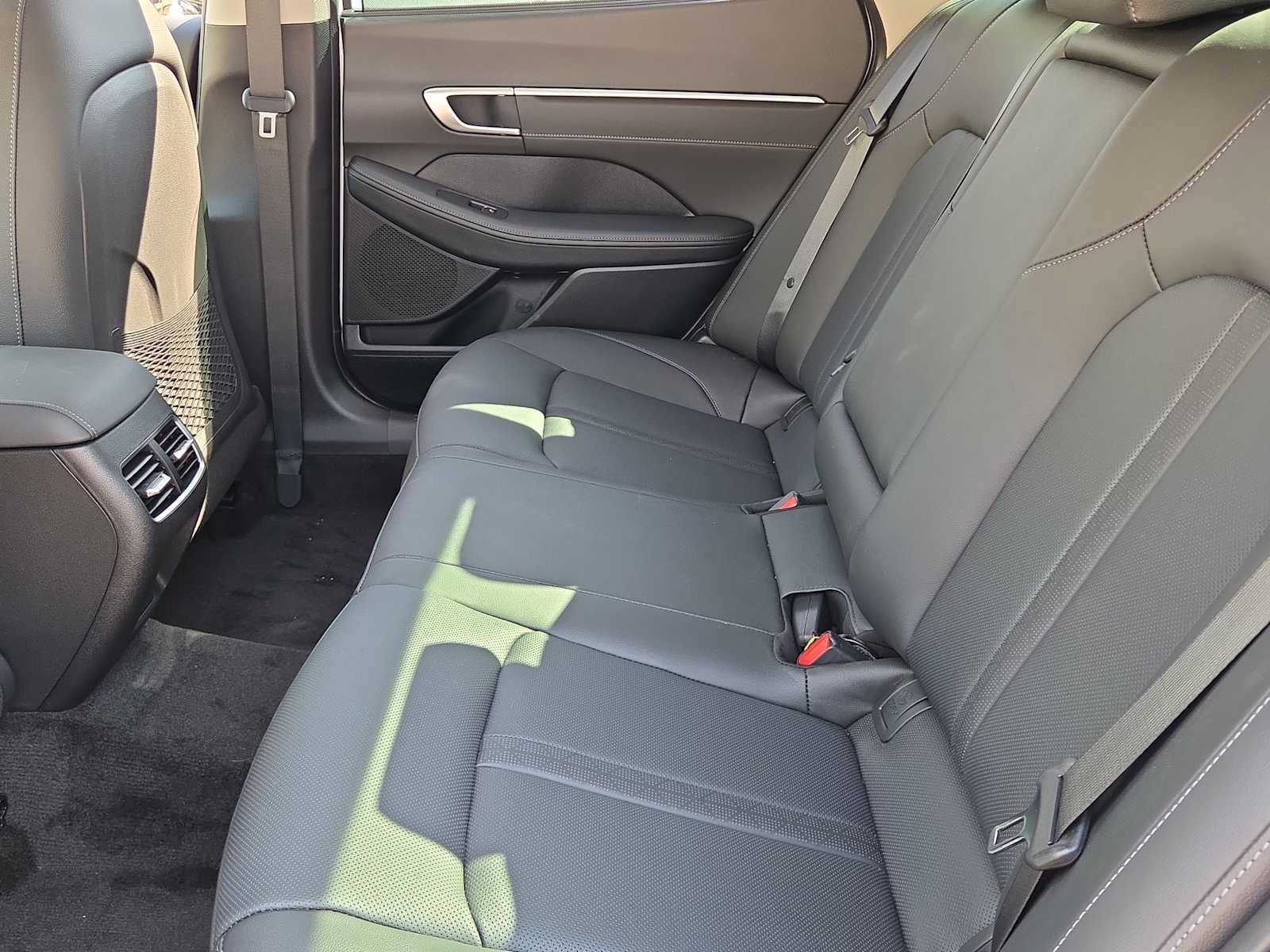 New 2025 Hyundai Sonata Limited image 18