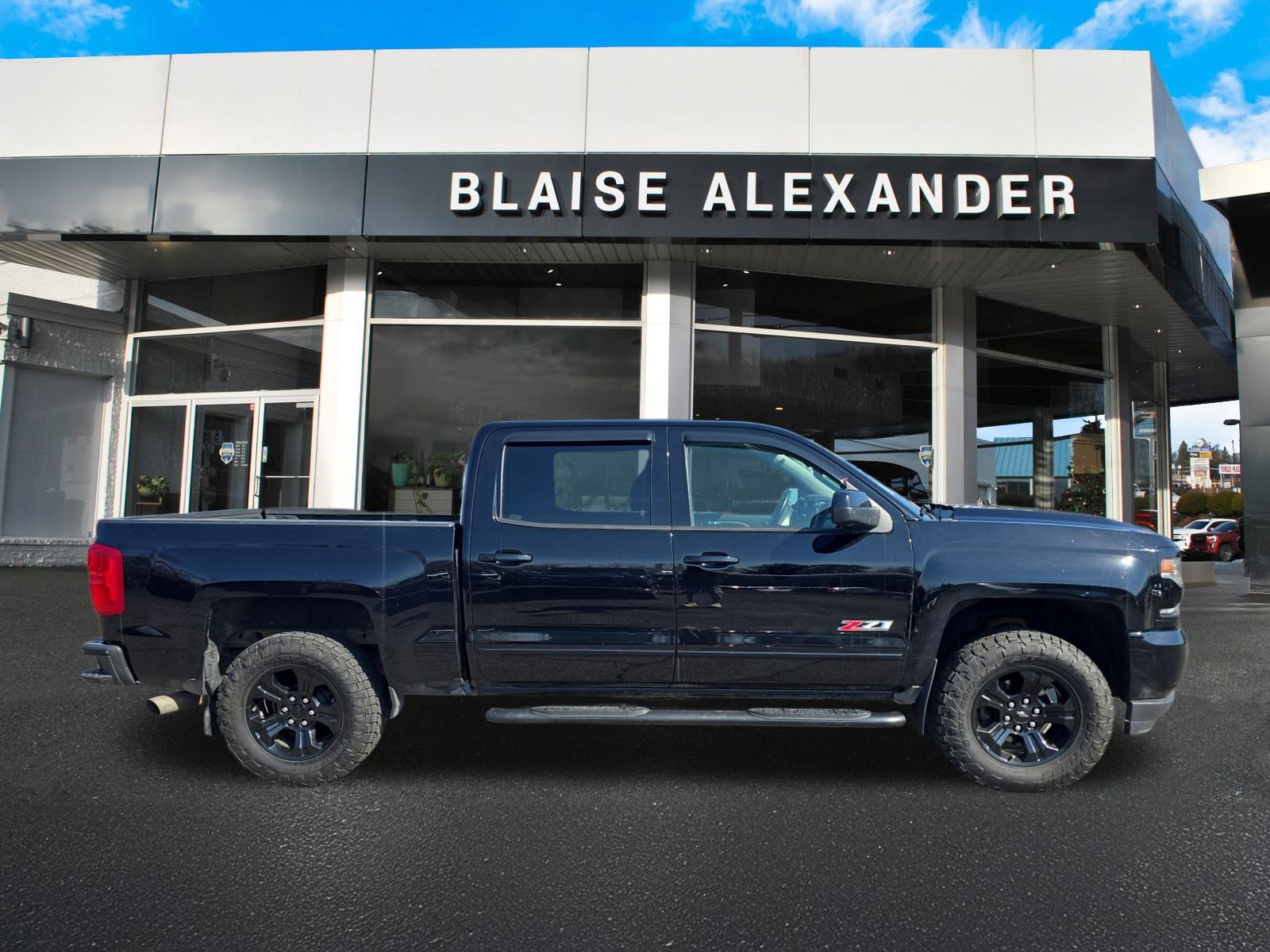 Used 2017 Chevrolet Silverado 1500 LTZ Z71 w/ LTZ Plus Package image 2