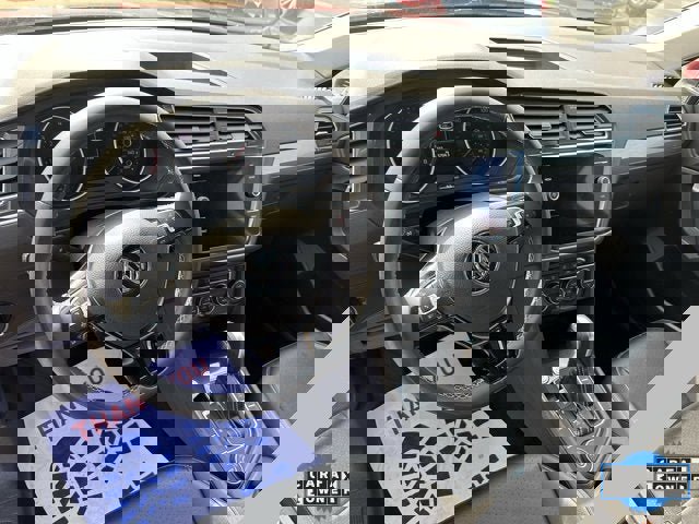 Used 2021 Volkswagen Tiguan SE w/ Panoramic Sunroof Package image 15