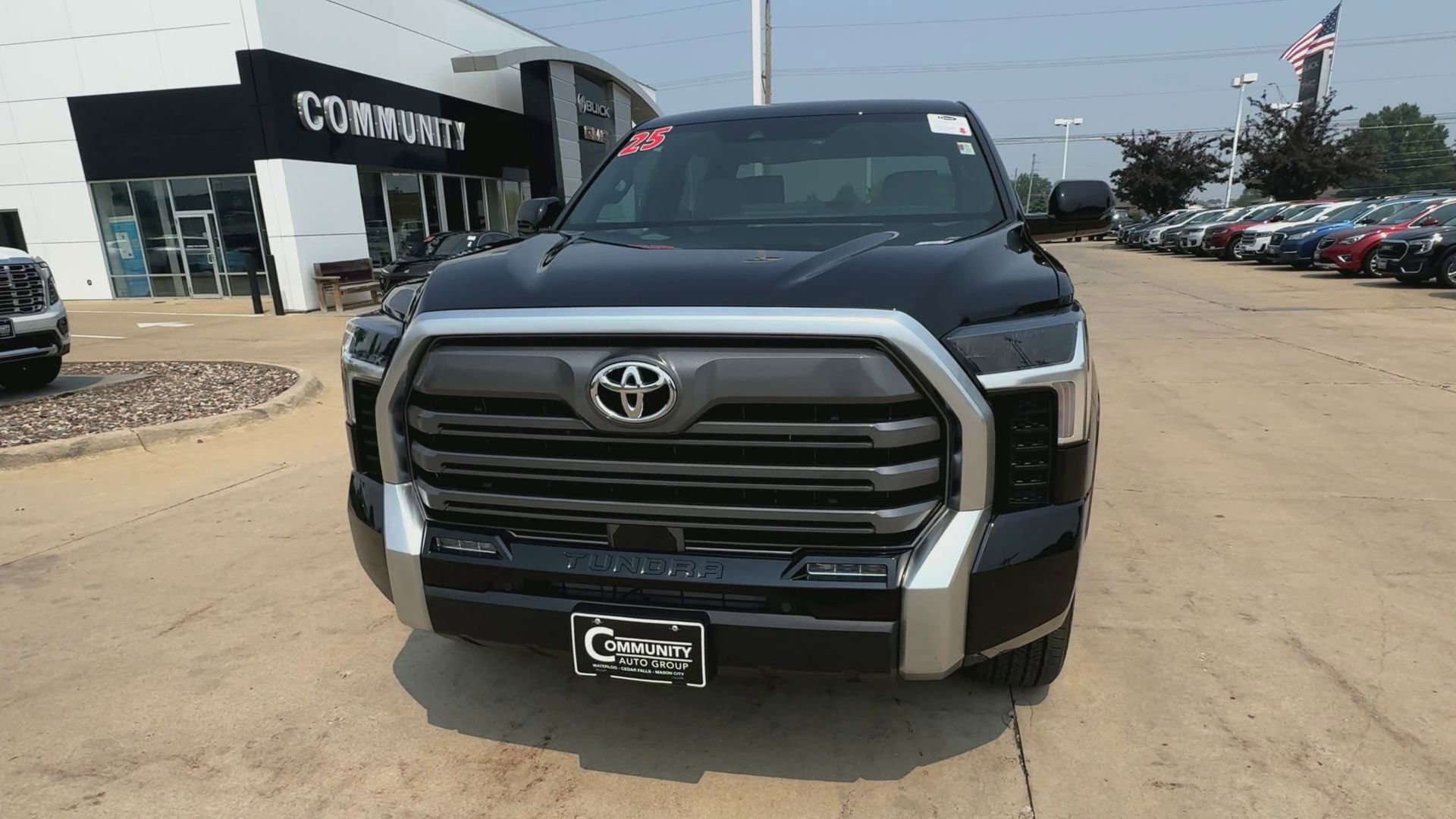 Used 2025 Toyota Tundra Limited image 40