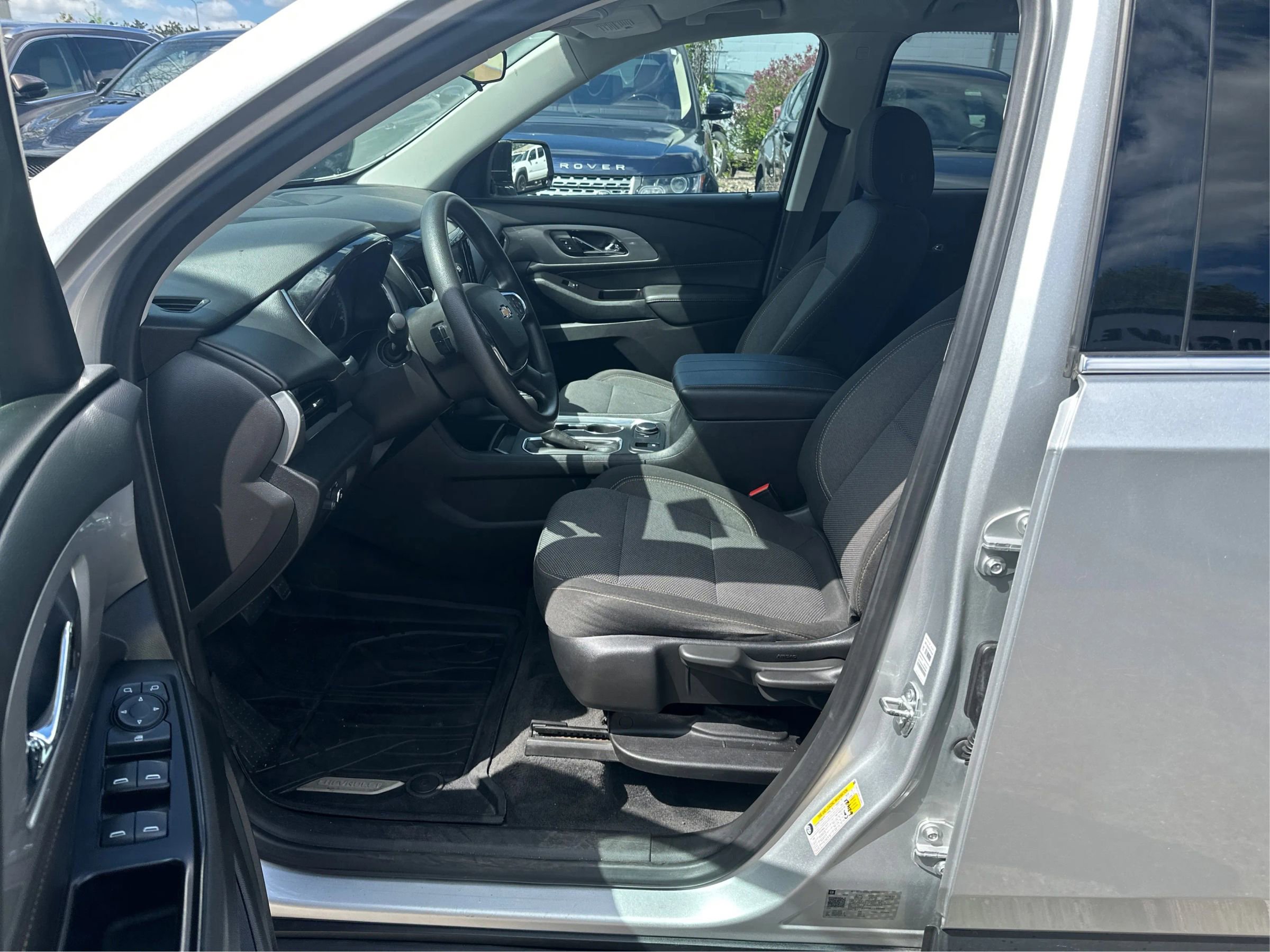 Used 2019 Chevrolet Traverse LS AWD/4WD image 9